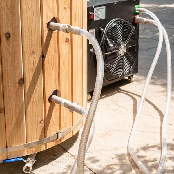 Dundalk LeisureCraft Cold Plunge Tubs Dundalk LeisureCraft The Arctic Cold Plunge Tub - Knotty Red Cedar