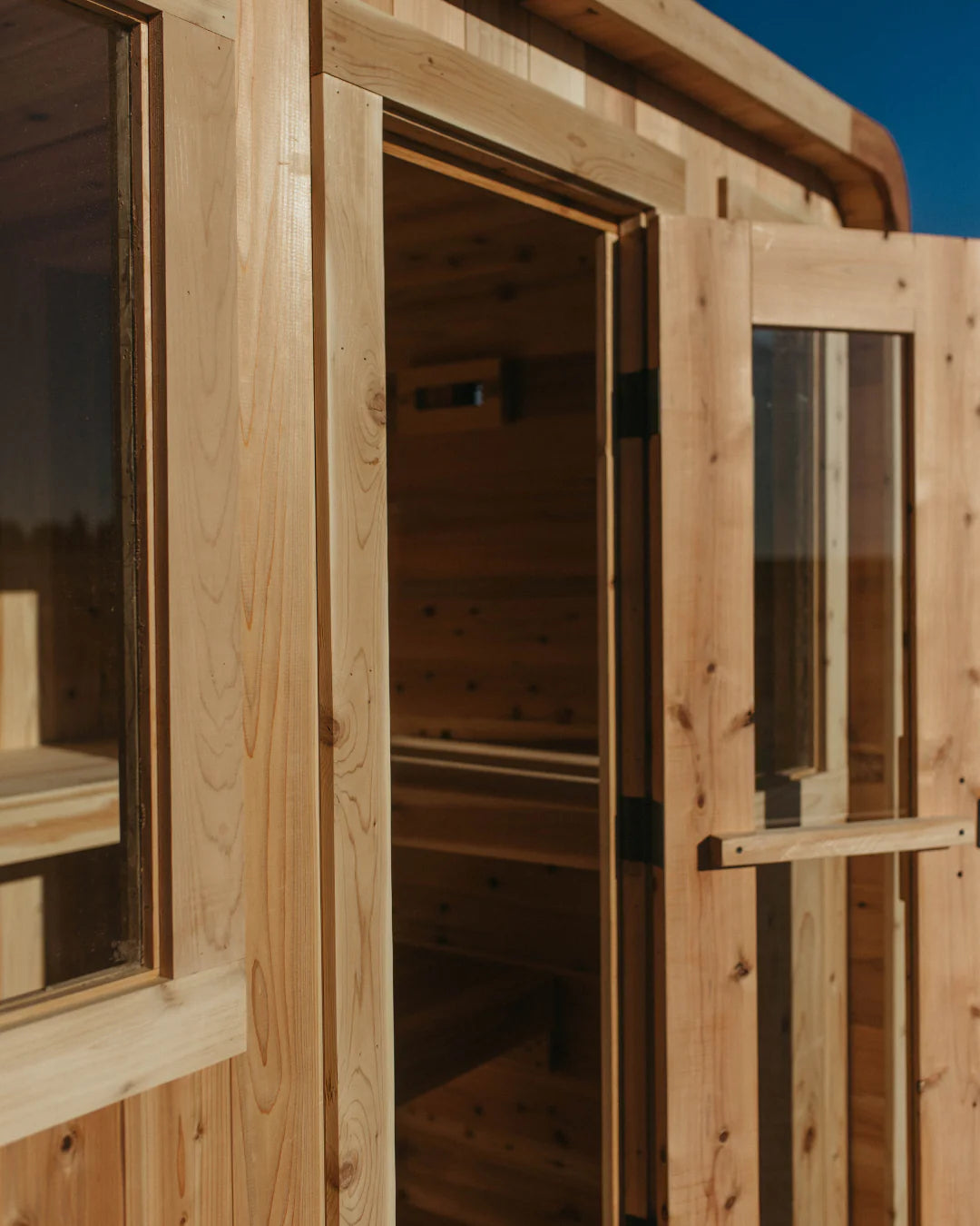 Sweat Kingdom Saunas Sweat Kingdom The Sweat Cabin Deluxe 6 Person Traditional Outdoor-Indoor Sauna