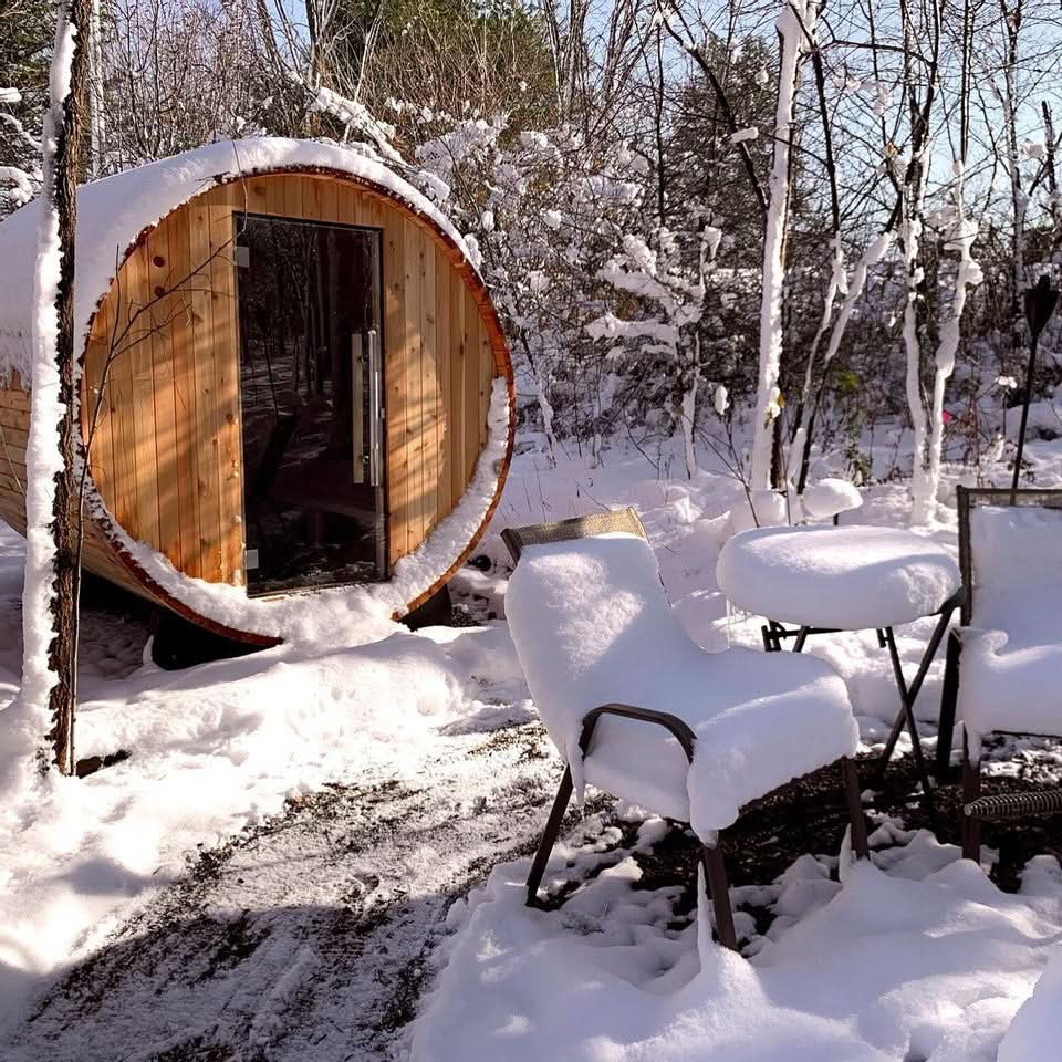 Almost Heaven Saunas Almost Heaven Essex 4 Person Standard Barrel Sauna