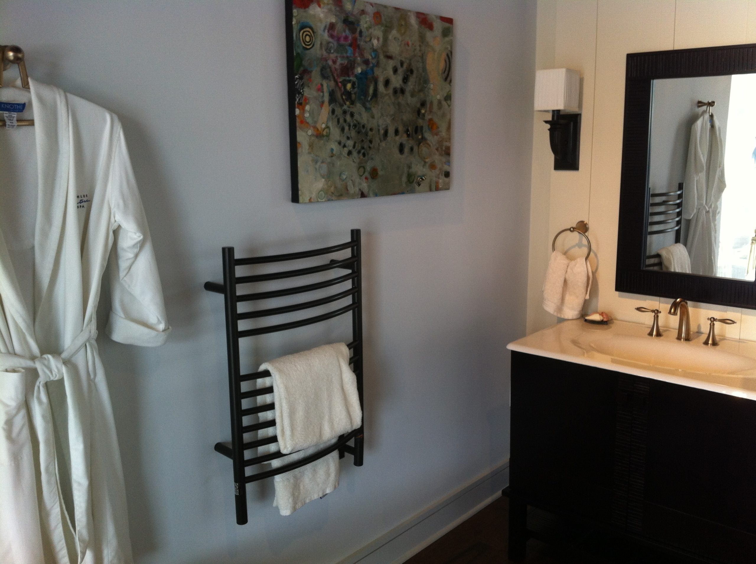 Amba Jeeves E-CURVED Heated Towel Rack - My Sauna World
