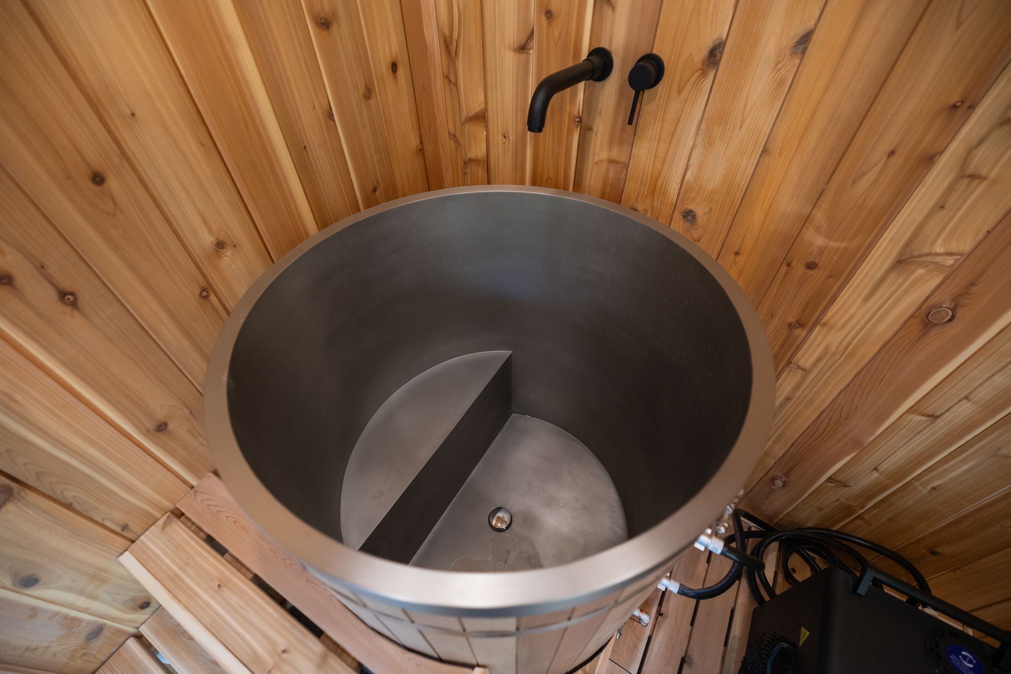 Sweaty Yeti Sauna Plus 6-8 Person Outdoor Sauna & Barrel Cold Plunge Cabin