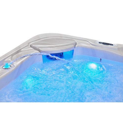 Luxury Spas Infinity 5-Person Hot Tub Elite Series