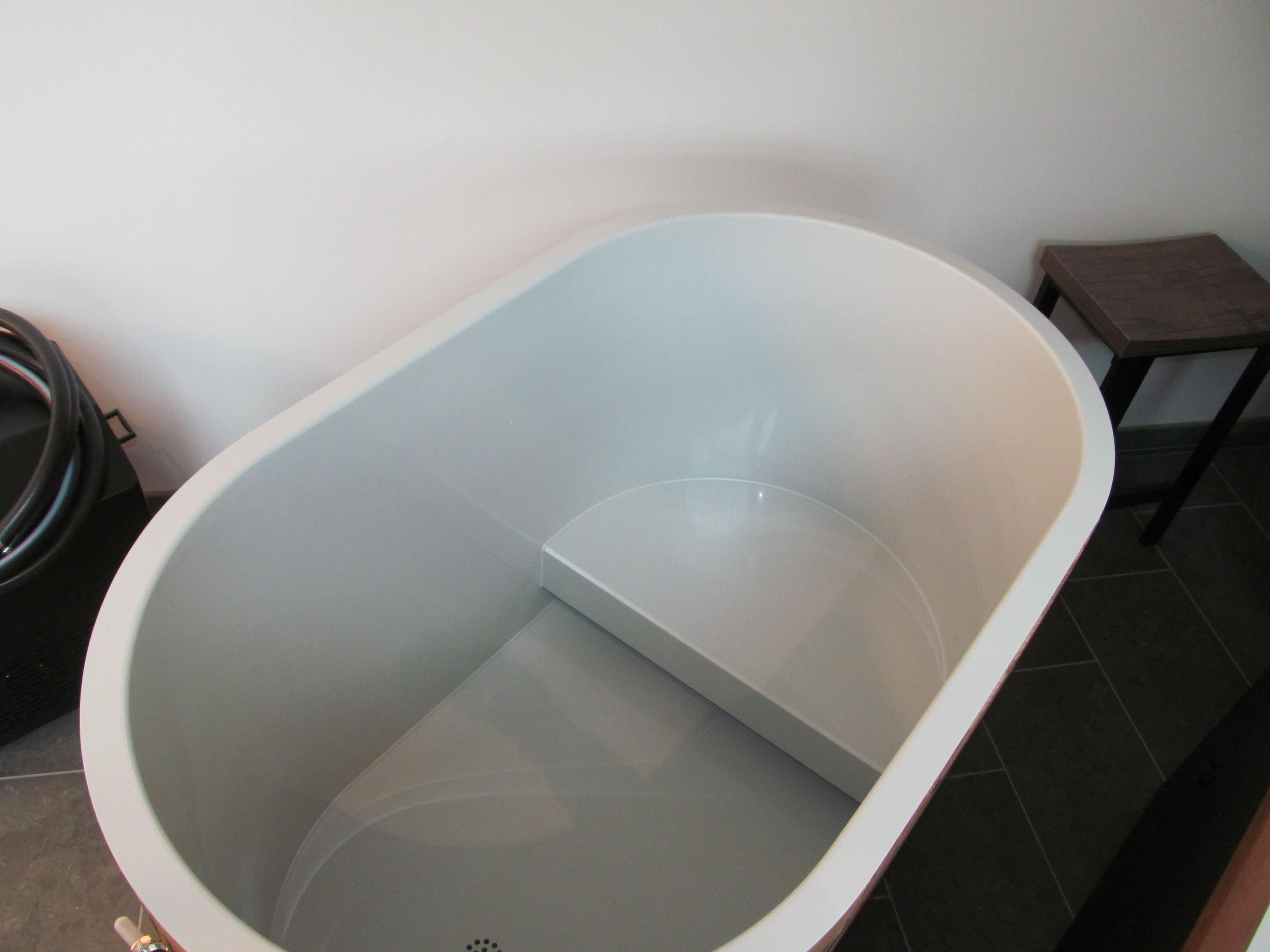 Golden Designs Cold Plunge Tubs Dynamic Cold Therapy (DCT) Oval Barrel Tub (50-P) Pacific Cedar - 3/4 IN-OUT without Motor