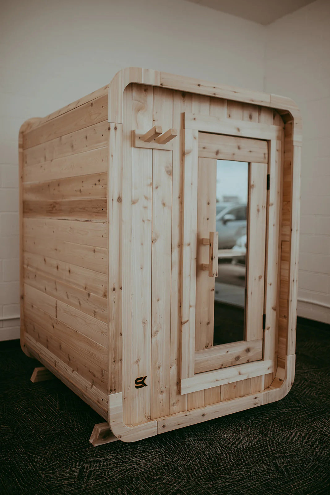 Sweat Kingdom Saunas Sweat Kingdom The Sweat Pod 2-4 Person Traditional Outdoor-Indoor Sauna