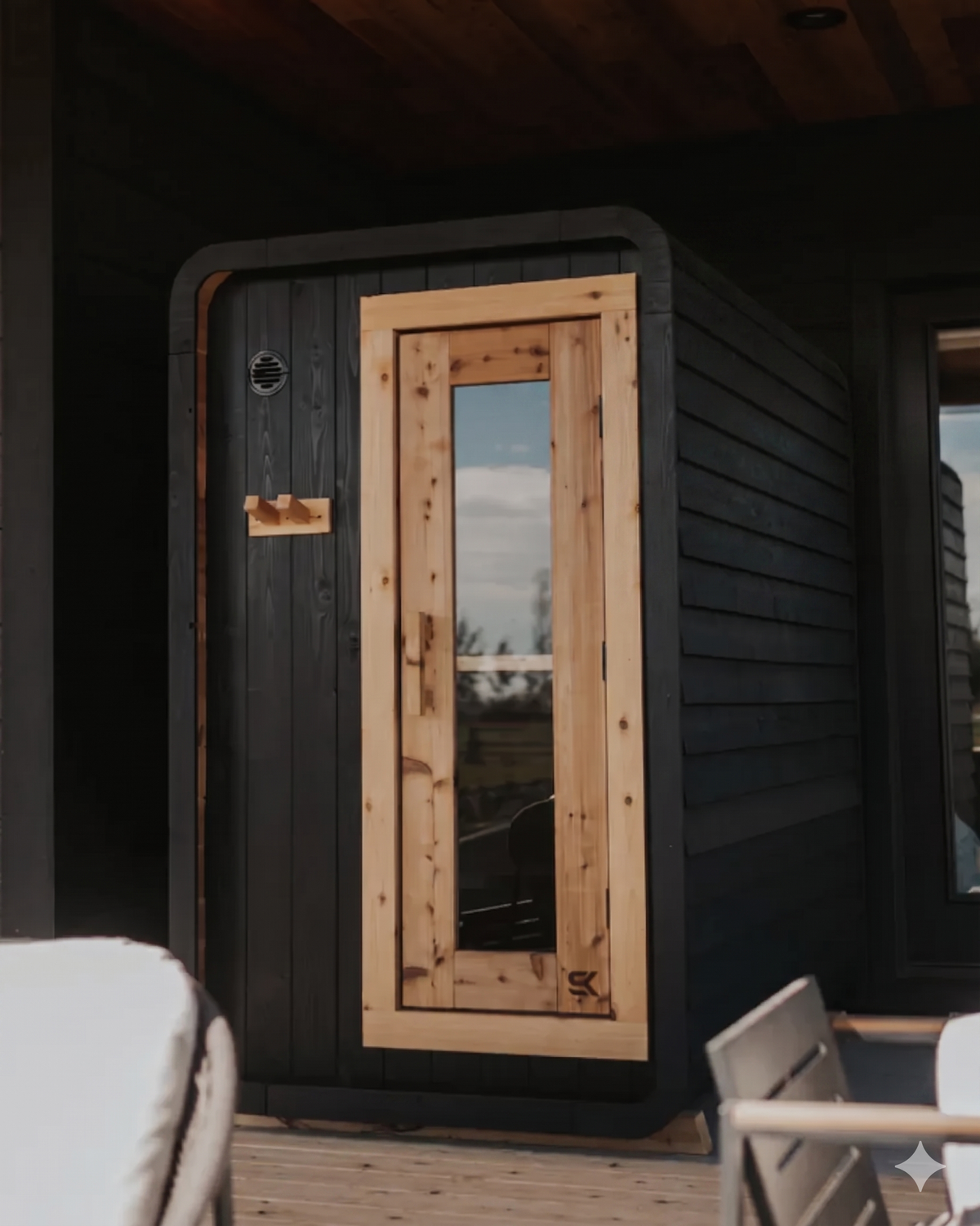 Sweat Kingdom Saunas Sweat Kingdom The Sweat Pod 2-4 Person Traditional Outdoor-Indoor Sauna Blackout Edition