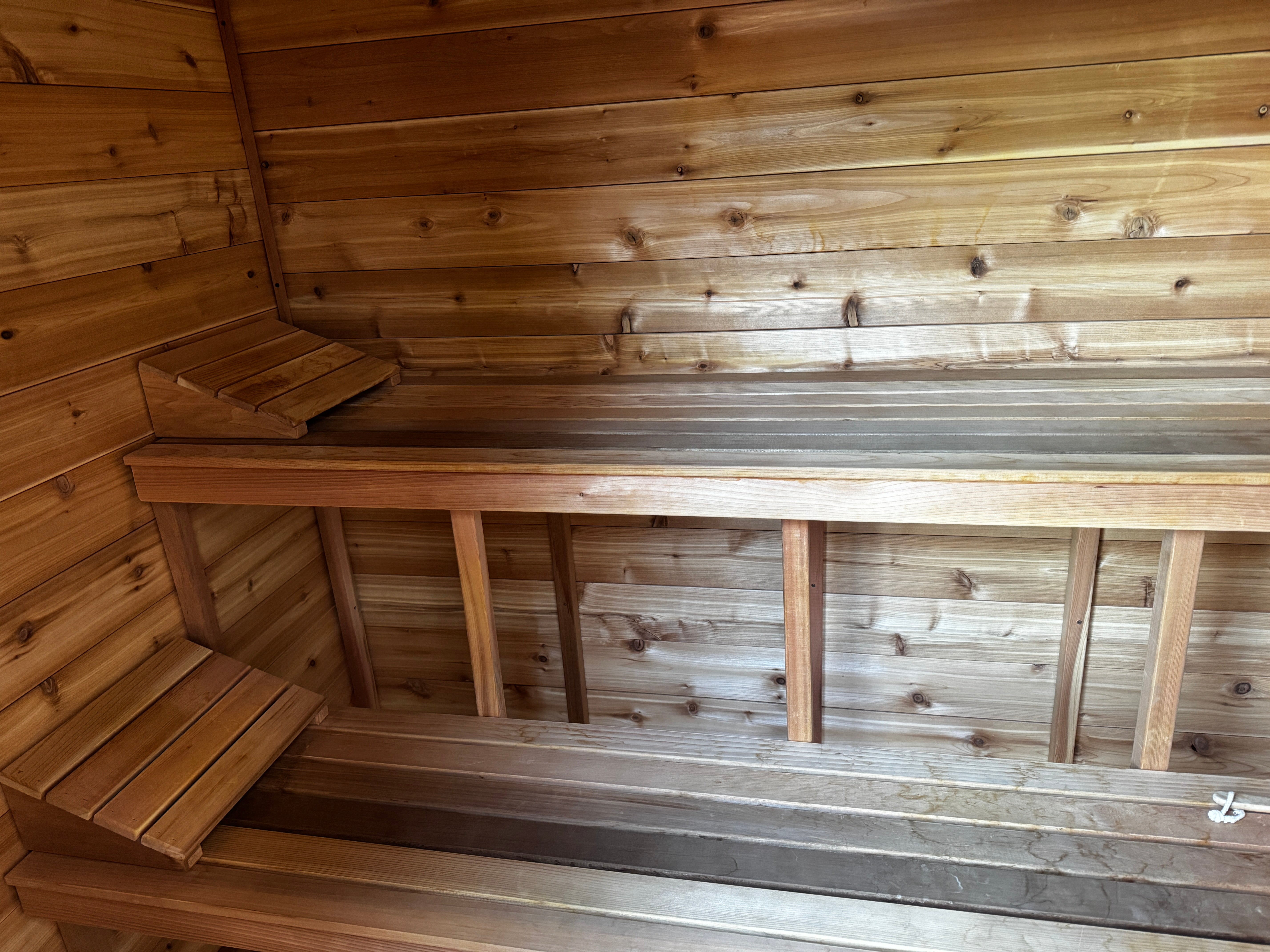 Dundalk LeisureCraft Saunas Dundalk LeisureCraft Knotty Cedar Outdoor Cabin Sauna
