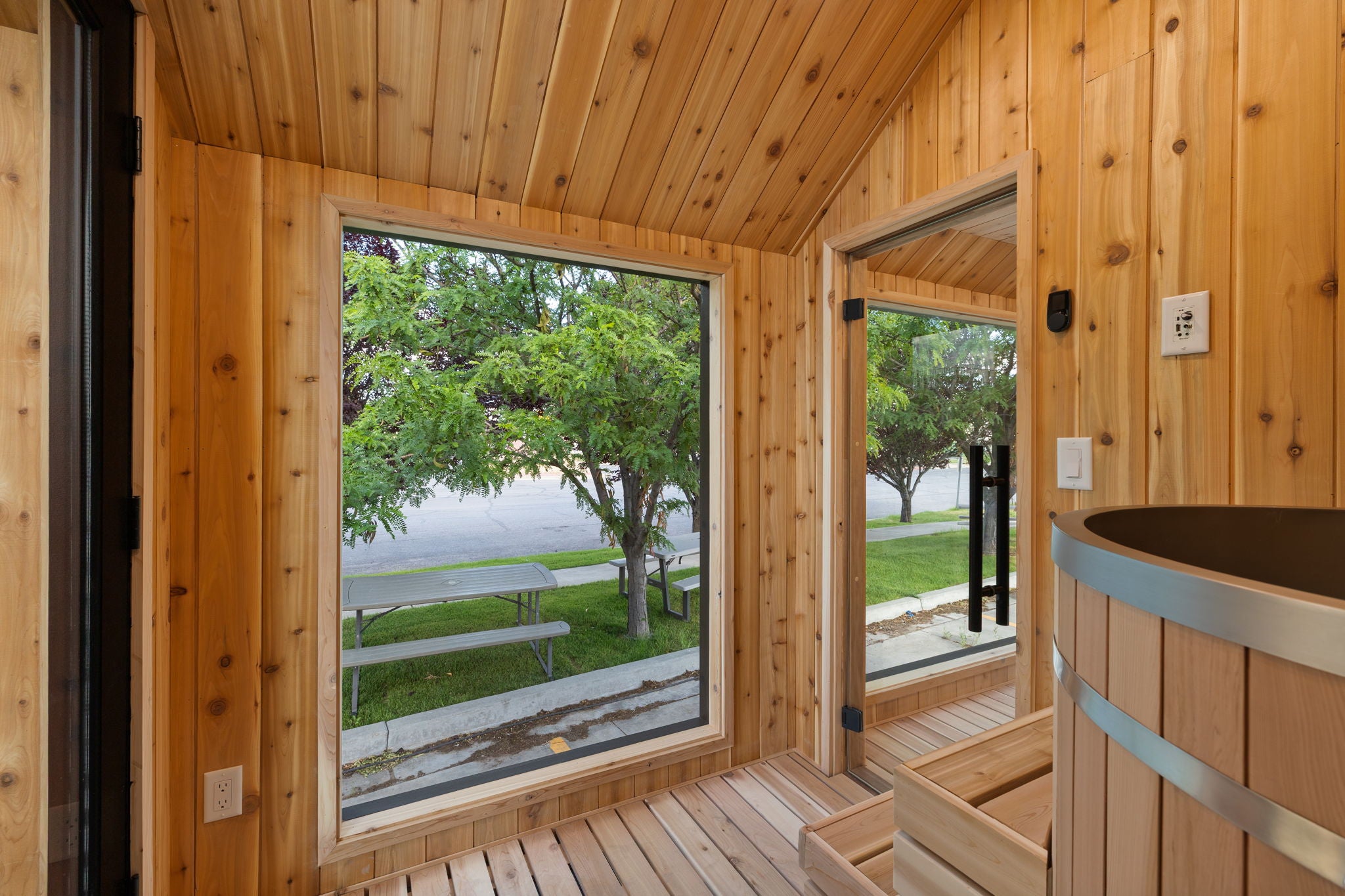 Sweaty Yeti Saunas Sweaty Yeti Sauna Plus 6-8 Person Outdoor Sauna & Barrel Cold Plunge Cabin